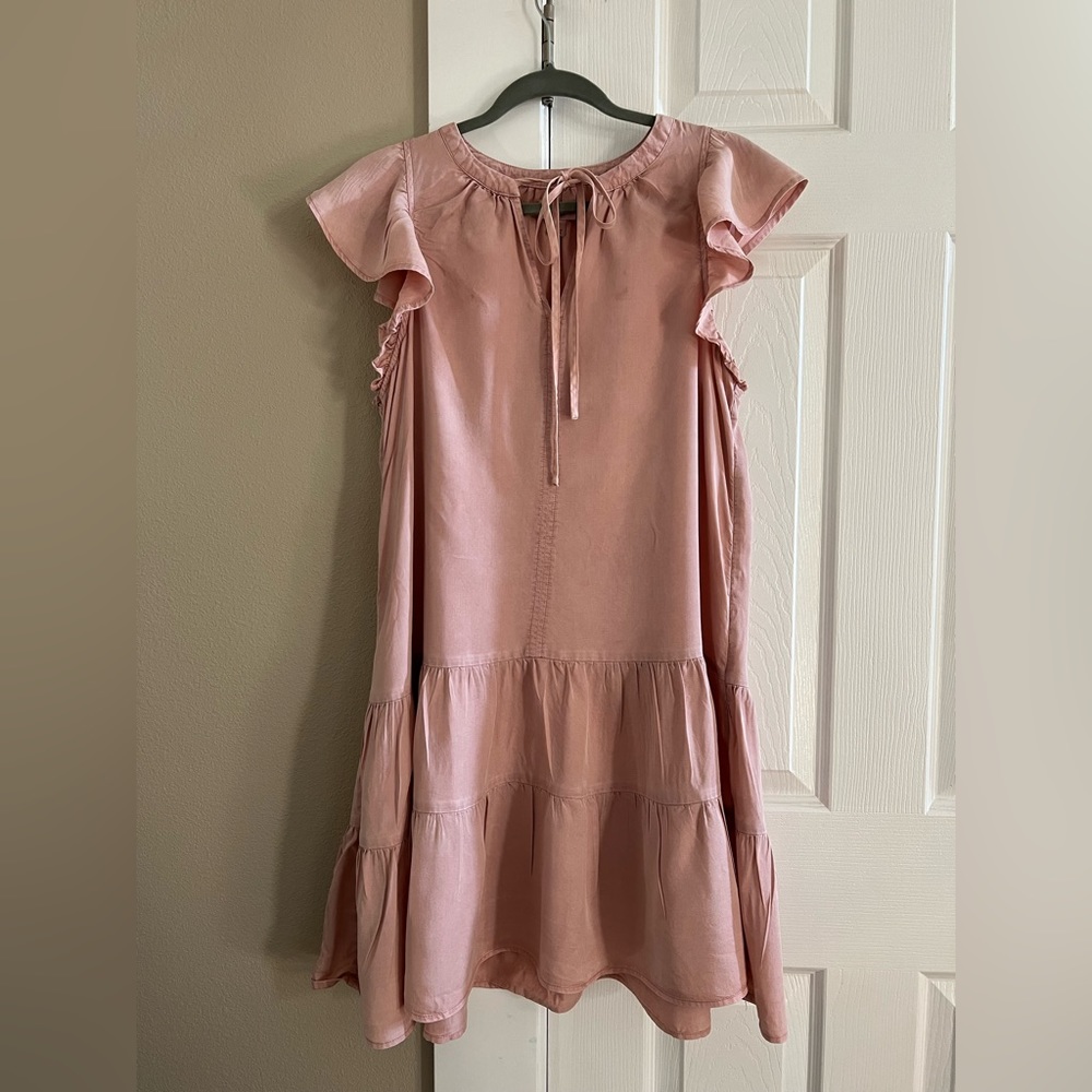 Women’s Knox Rose Pink ruffle sleeve dress. Size M.